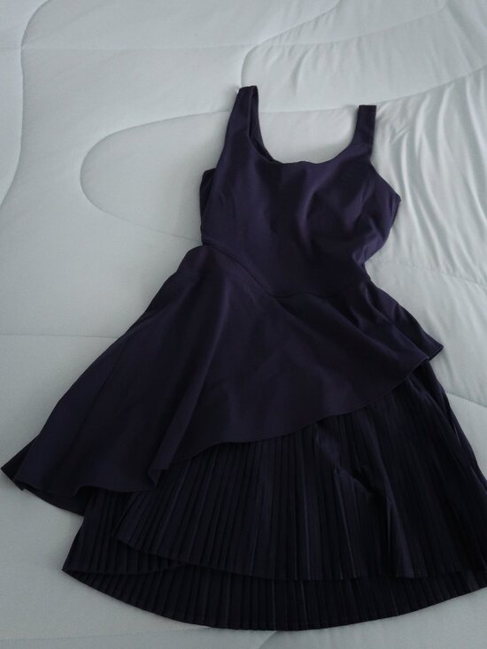 lululemon athletica Dresses & Skirts - NWOT Lululemon Scoop-Neck Pleated Tennis Dress size 6 in Night Sea